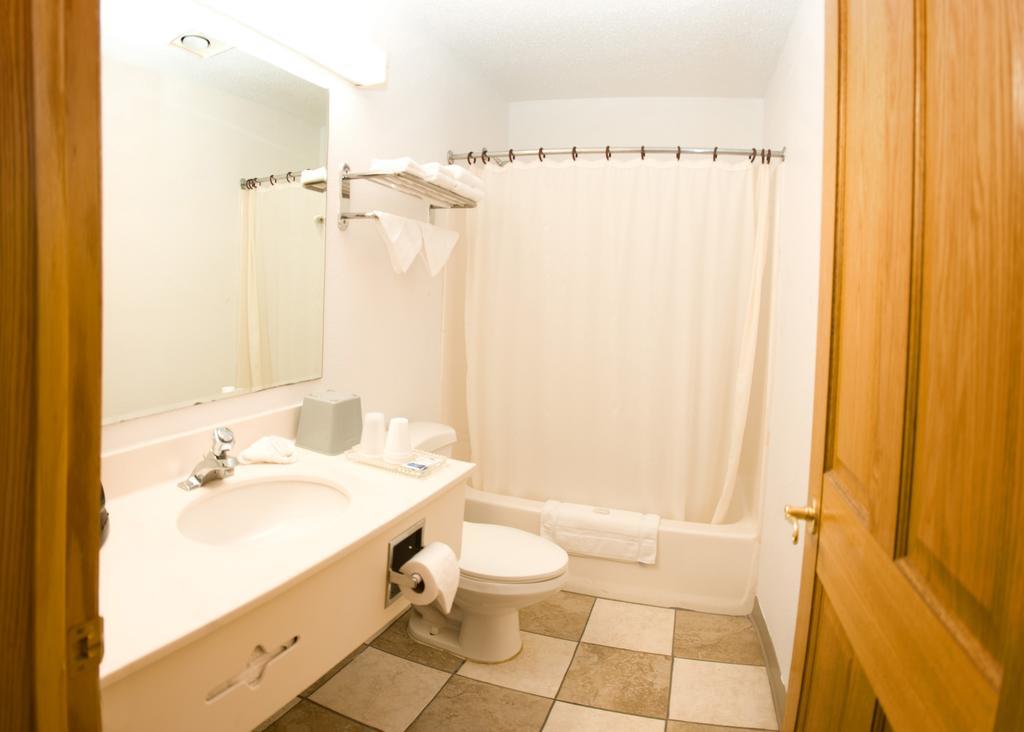 North Country Inn & Suites Mandan Quarto foto